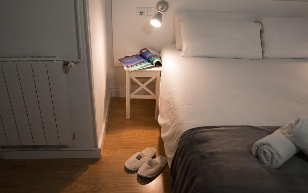 Happy People Ramblas Harbour Apartments Barcelona Room photo